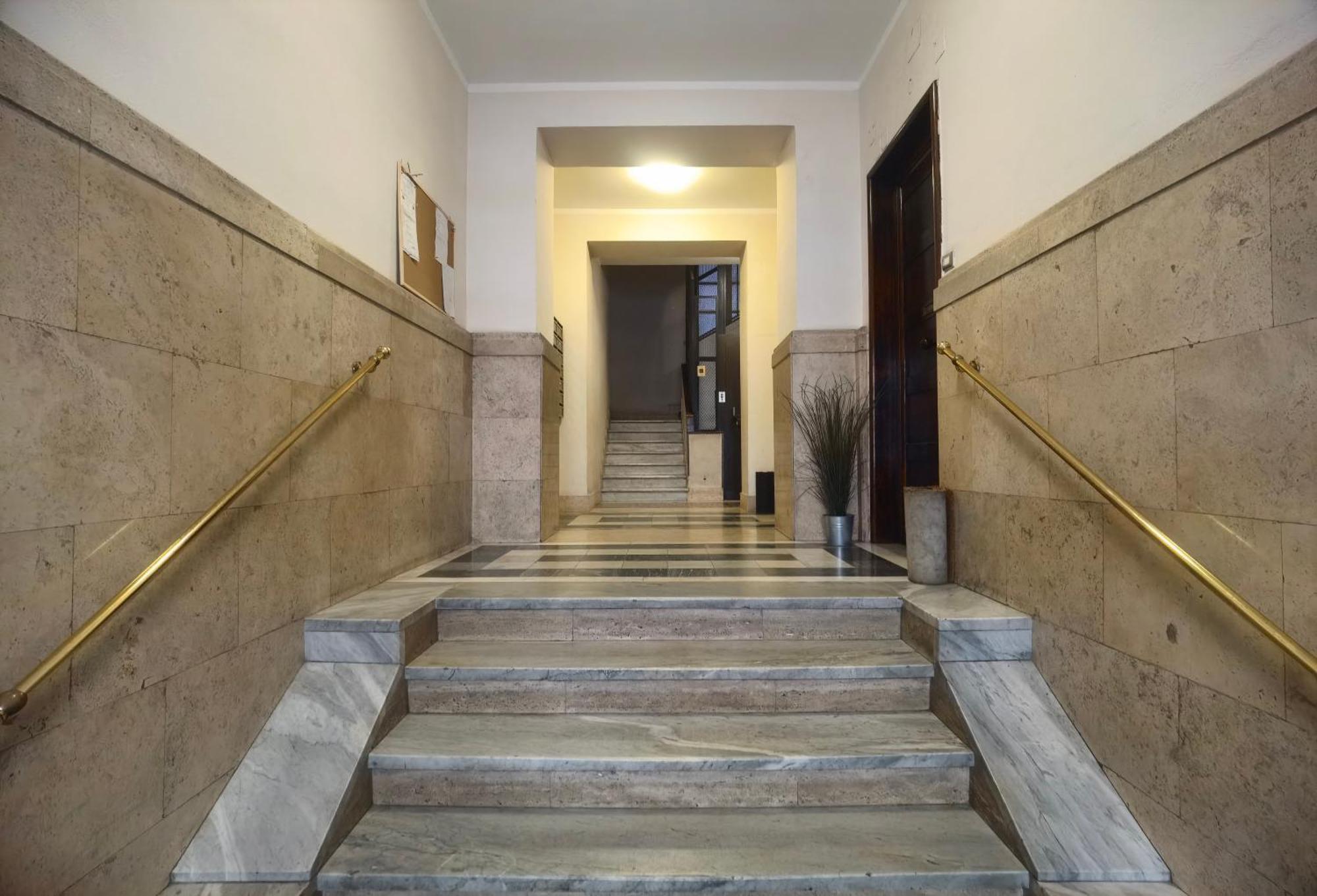 Metro Lodi Apartment Rome Exterior photo